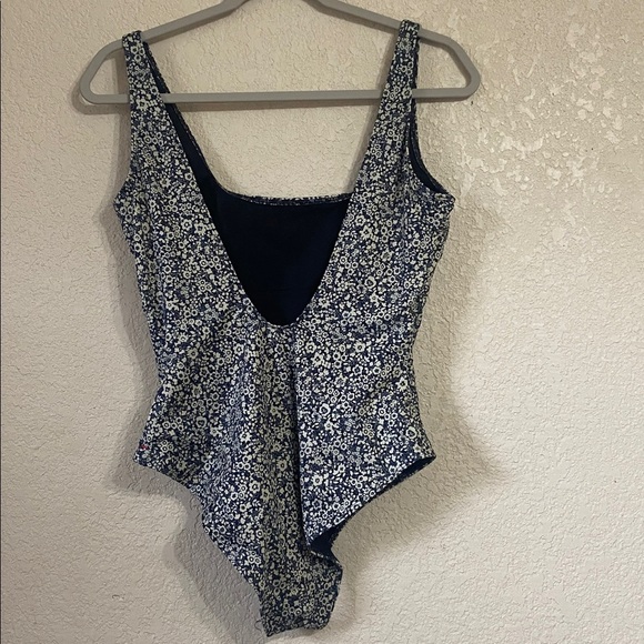 Everlane Navy Floral Bodysuit - Picture 4 of 7